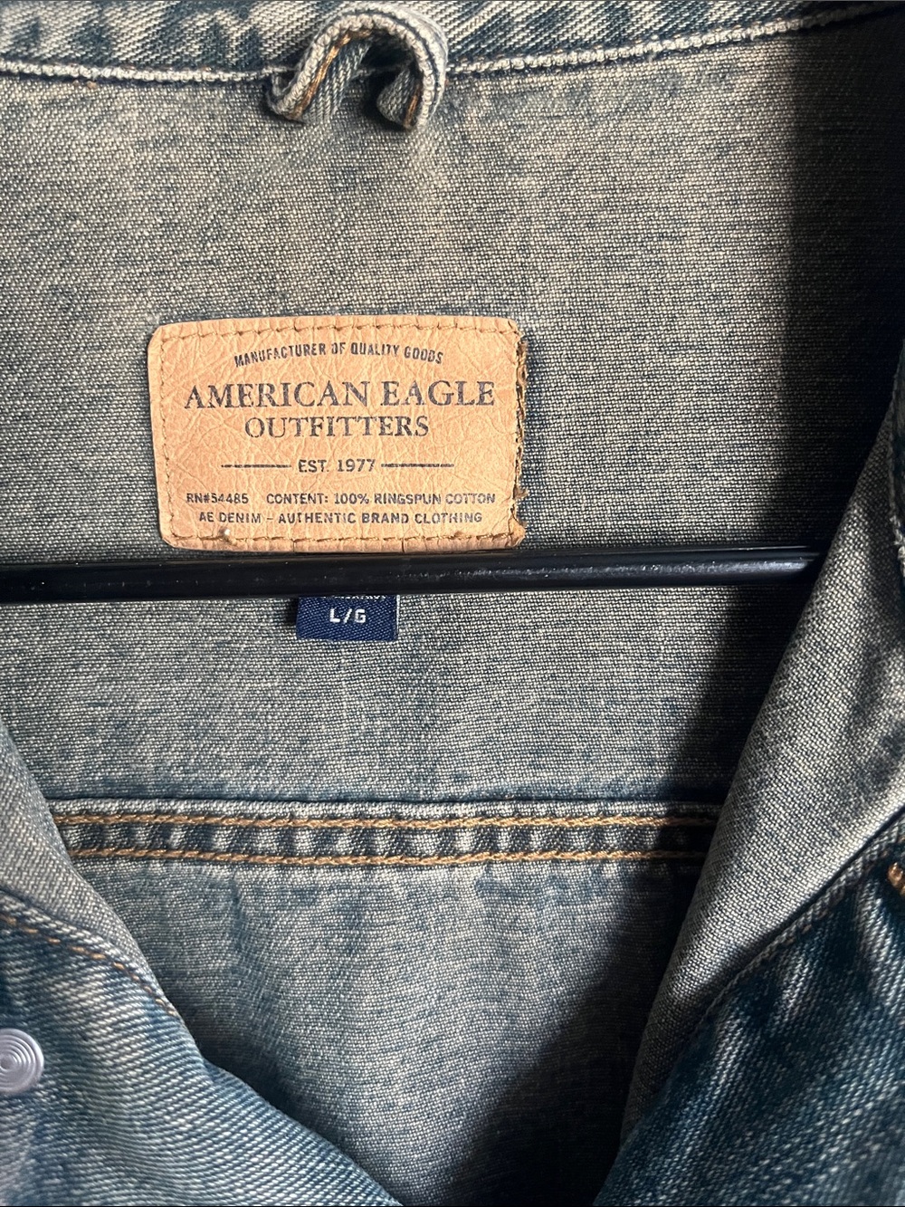 American Eagle Outfitters Faded Light Blue Denim Trucker Jacket - Men - Picture 2 of 5
